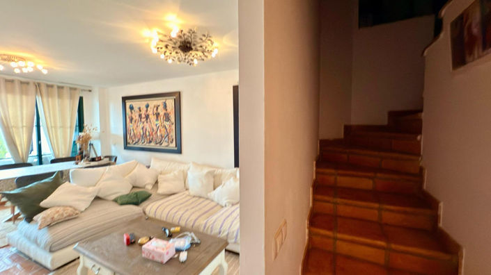 Image No.5-2 Bed House for sale