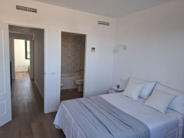 Image No.10-2 Bed House for sale