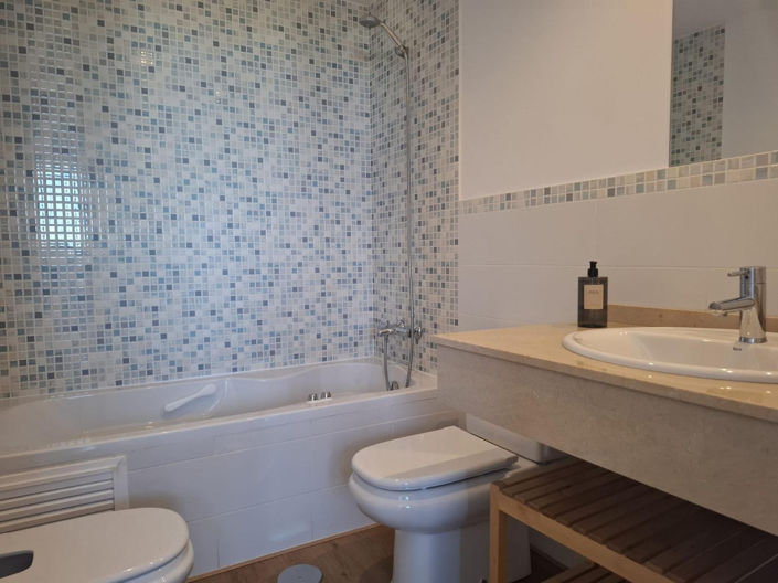 Image No.14-2 Bed House for sale