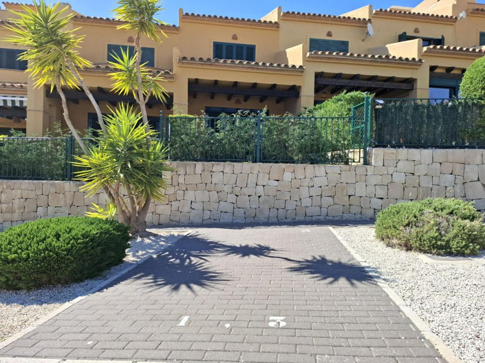 Image No.23-2 Bed House for sale