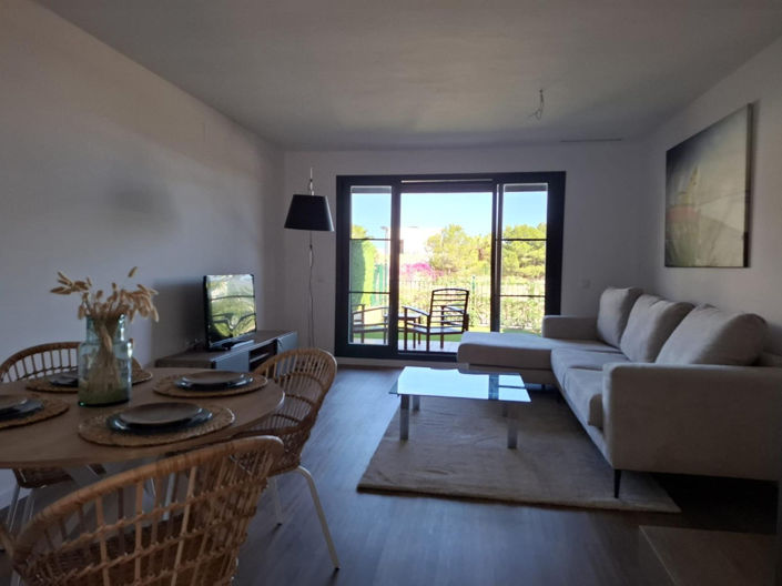 Image No.4-2 Bed House for sale