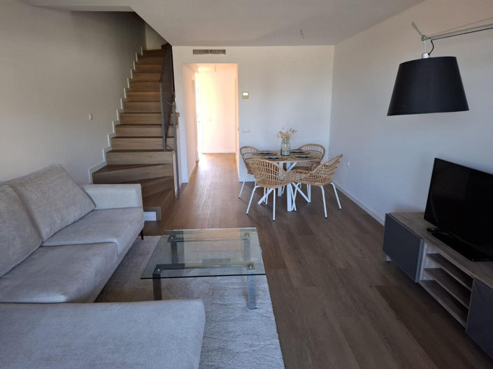 Image No.8-2 Bed House for sale