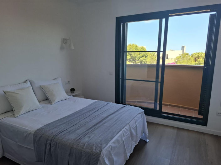 Image No.9-2 Bed House for sale