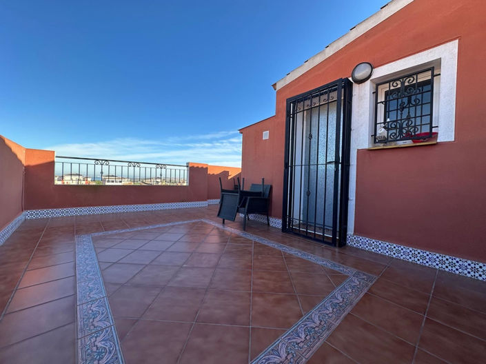 Image No.10-3 Bed House for sale