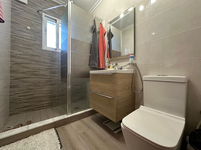 Image No.15-3 Bed House for sale