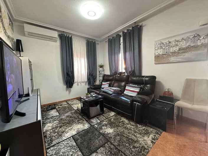 Image No.17-3 Bed House for sale