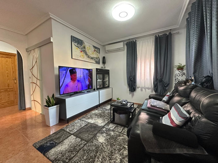 Image No.18-3 Bed House for sale