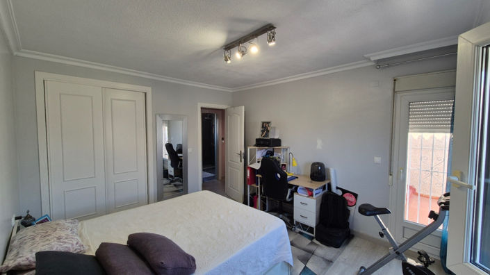 Image No.20-3 Bed House for sale