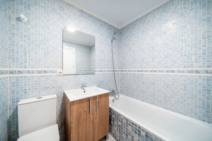 Image No.12-2 Bed House for sale