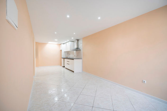 Image No.4-2 Bed House for sale