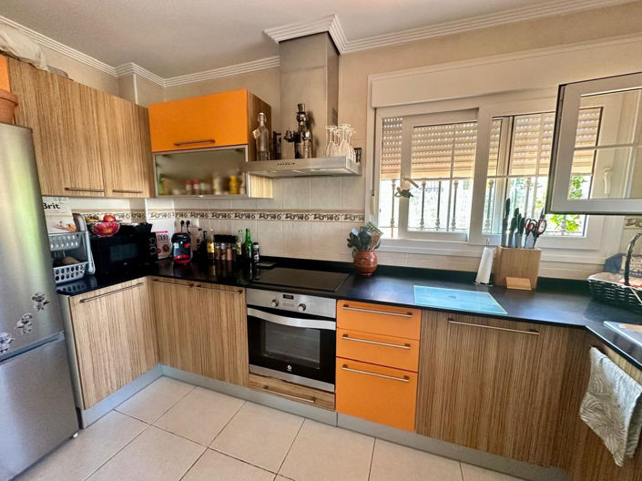 Image No.11-3 Bed House for sale