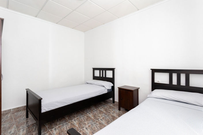 Image No.19-4 Bed House for sale