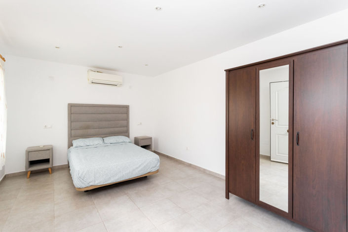 Image No.22-4 Bed House for sale