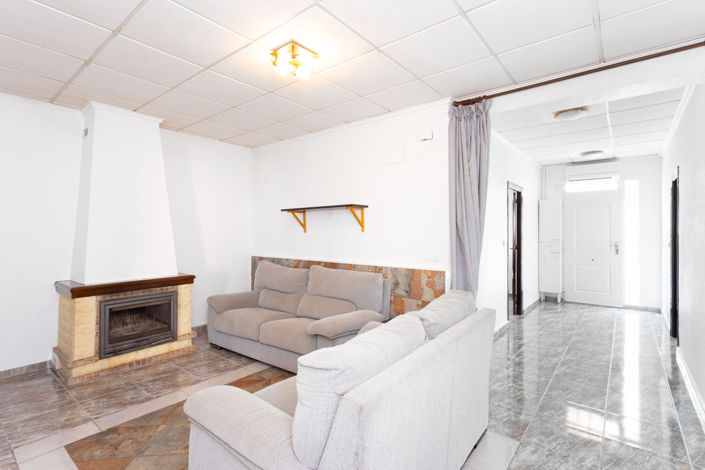 Image No.7-4 Bed House for sale