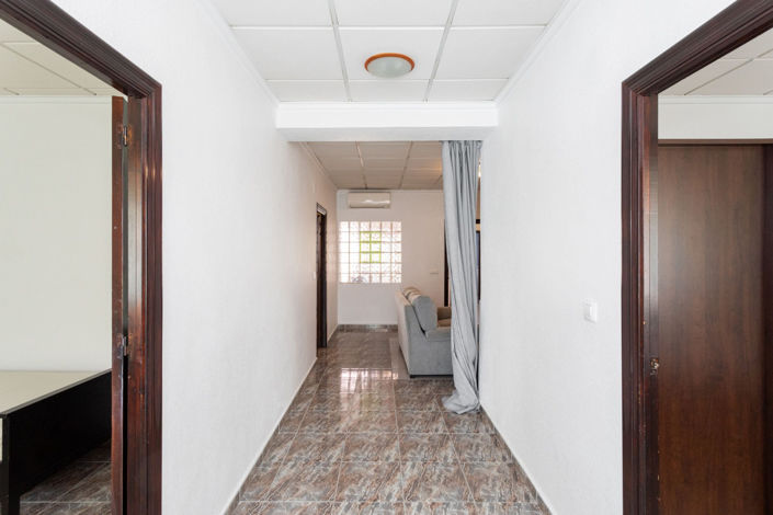 Image No.9-4 Bed House for sale