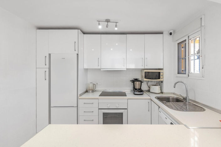 Image No.13-2 Bed House for sale