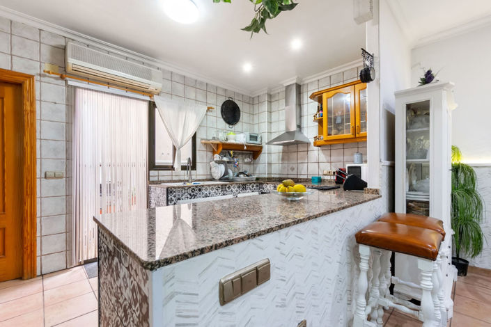 Image No.9-3 Bed House for sale