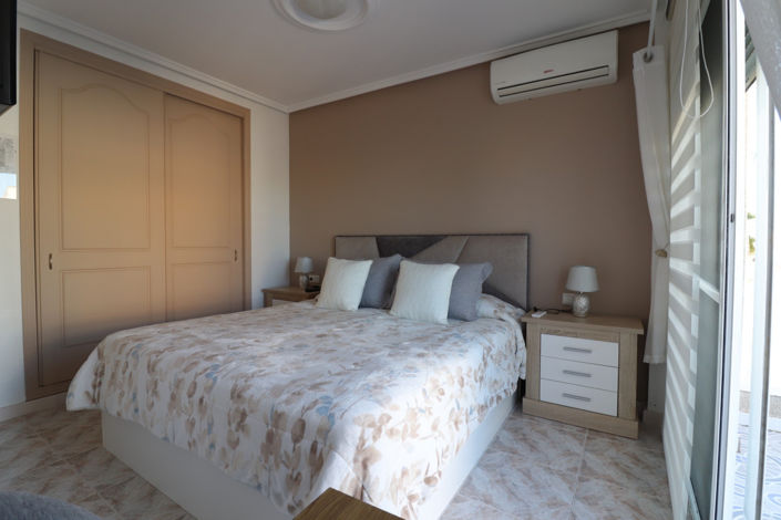 Image No.13-3 Bed House for sale