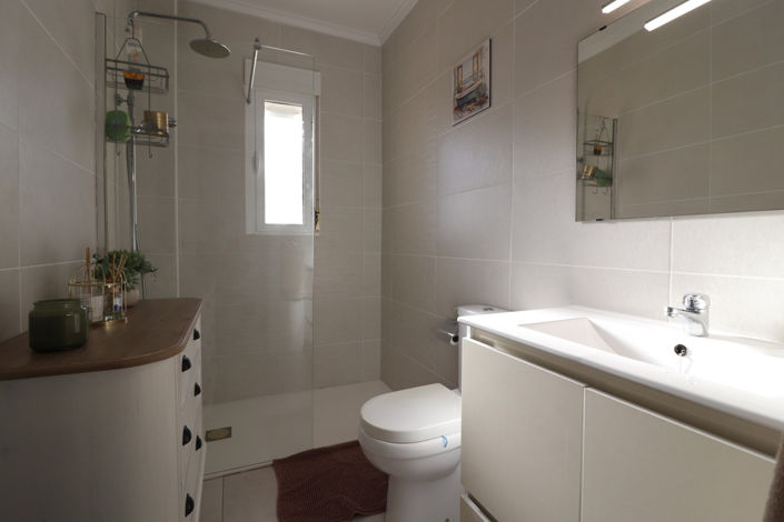 Image No.16-3 Bed House for sale