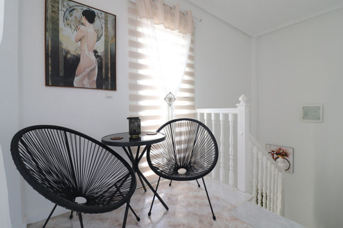 Image No.17-3 Bed House for sale