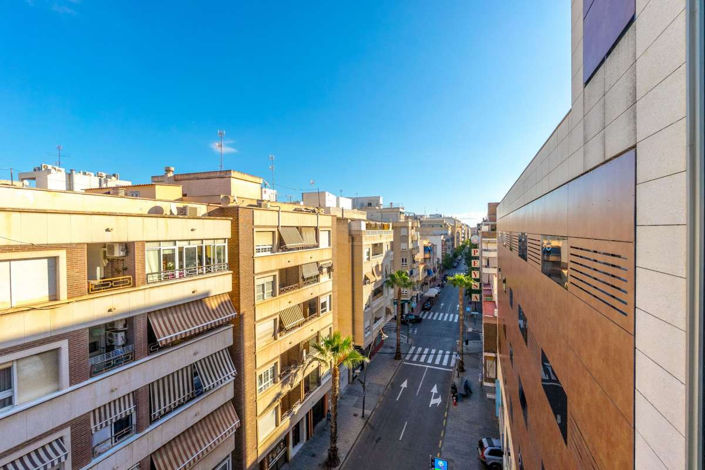 Image No.17-3 Bed Apartment for sale