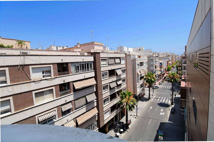 Image No.23-3 Bed Apartment for sale