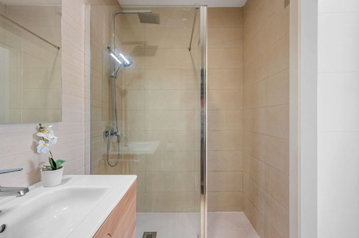 Image No.13-3 Bed House for sale