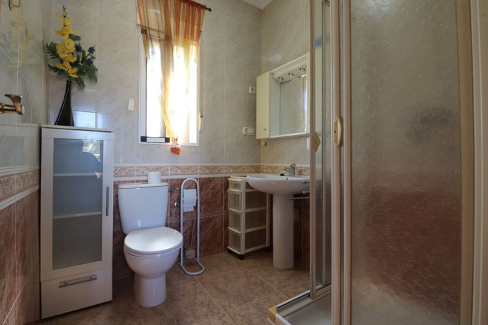 Image No.15-2 Bed House for sale