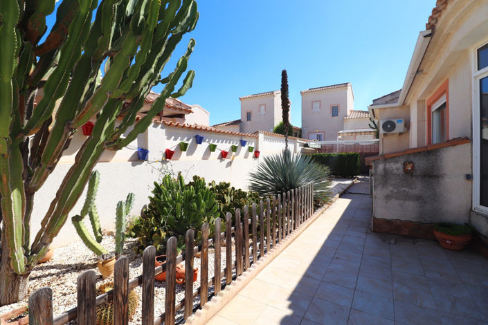 Image No.18-2 Bed House for sale