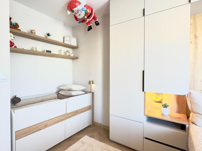 Image No.24-3 Bed Apartment for sale