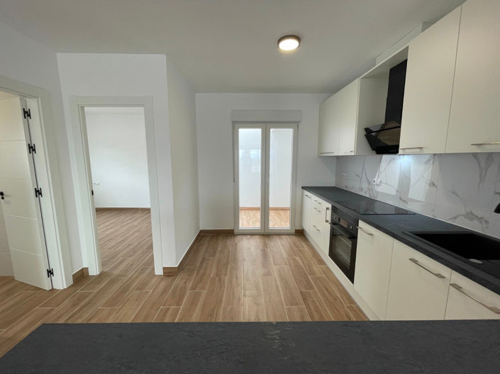 Image No.10-3 Bed House for sale