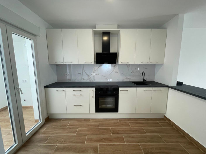 Image No.9-3 Bed House for sale