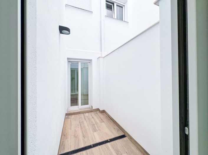 Image No.18-2 Bed Apartment for sale