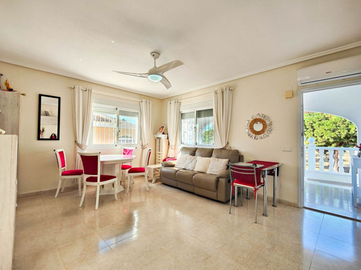 Image No.32-2 Bed House for sale