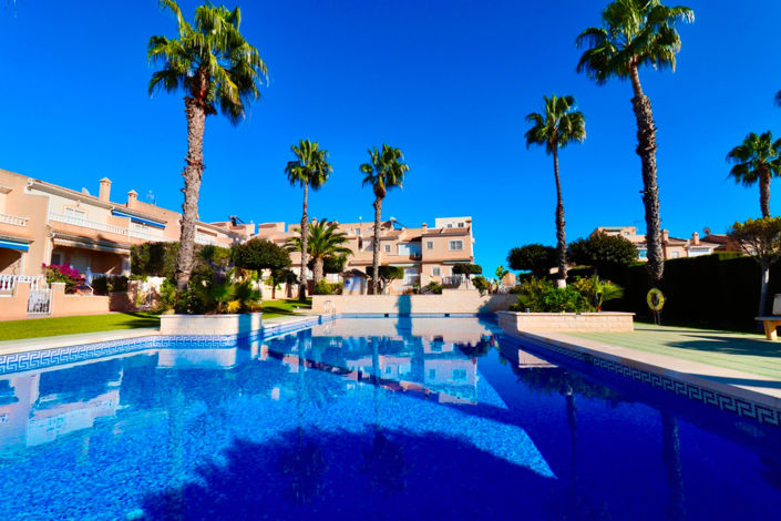 Image No.18-2 Bed House for sale