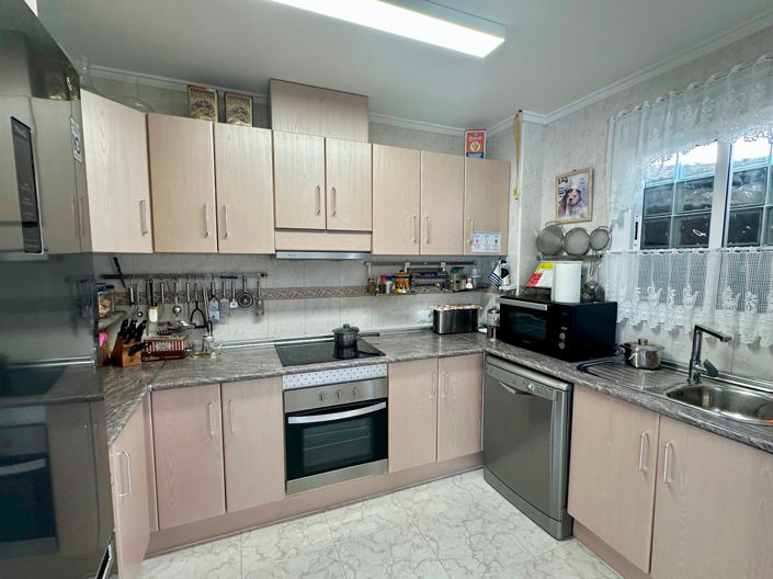 Image No.6-2 Bed House for sale