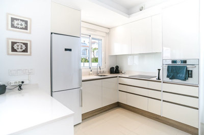 12-53013098fcab6c38b1379cd33298e050