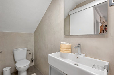 12-53013098fcab6c38b1379cd33298e050