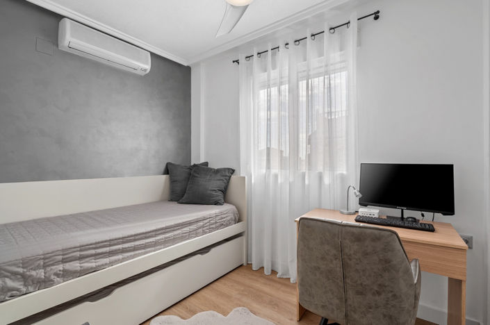 Image No.16-5 Bed Apartment for sale