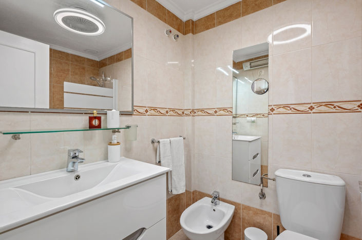 Image No.18-5 Bed Apartment for sale