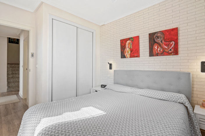 Image No.21-5 Bed Apartment for sale