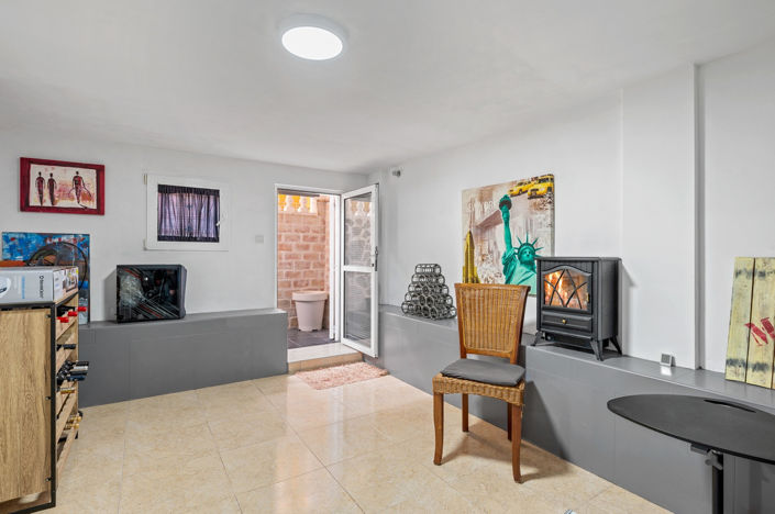 Image No.27-5 Bed Apartment for sale