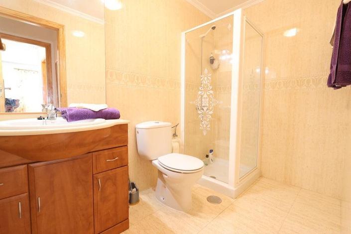 Image No.15-2 Bed House for sale