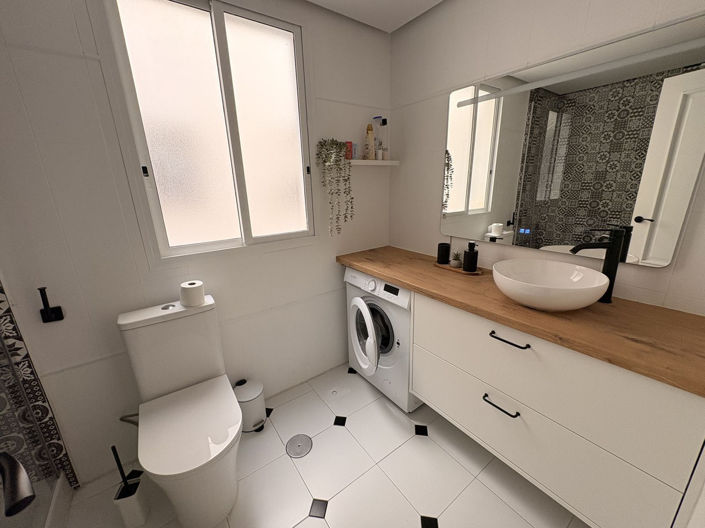 Image No.12-2 Bed Apartment for sale