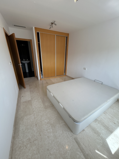 Image No.17-3 Bed Apartment for sale