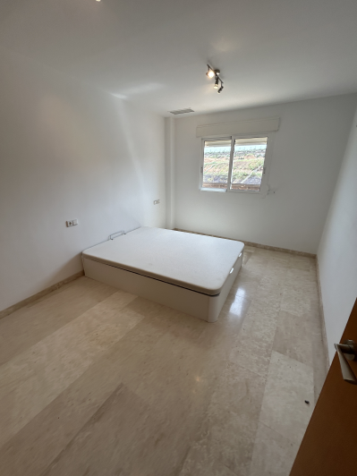 Image No.18-3 Bed Apartment for sale