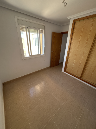 Image No.39-2 Bed Semi-Detached for sale