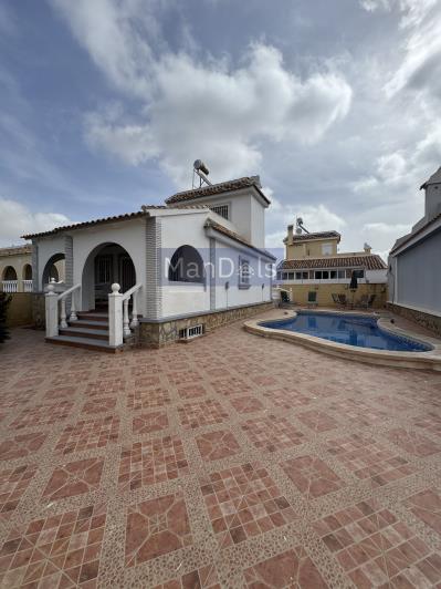 Image No.4-5 Bed Villa / Detached for sale