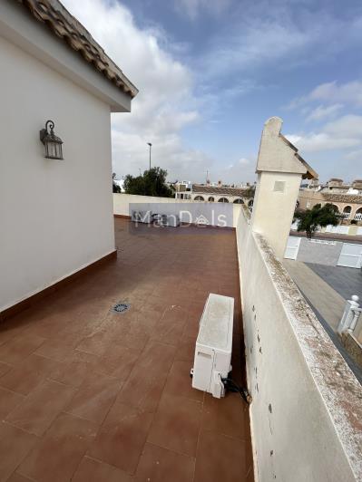 Image No.44-5 Bed Villa / Detached for sale