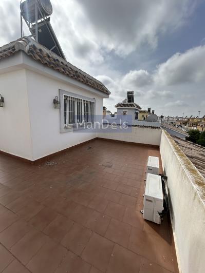 Image No.28-5 Bed Villa / Detached for sale